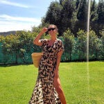 Paula Echevarría tiene el vestido de Calzedonia para ir a la ofi.