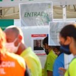 Agentes de emergencias, policía y bomberos continúan la búsqueda de José Morilla Aguilar, cuya fotografía se ha repartido por toda la ciudad de Córdoba