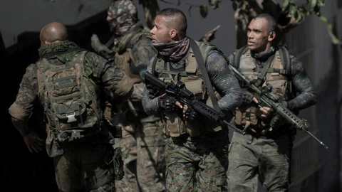 Las fuerzas especiales brasileñas combaten al narco en las favelas de Río de Janeiro
