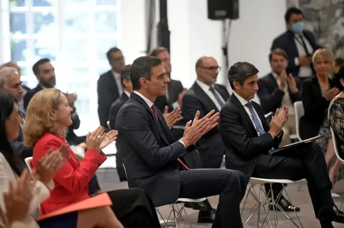 Los empresarios, ante la «cumbre» de Sánchez: «Es una jugada de marketing»