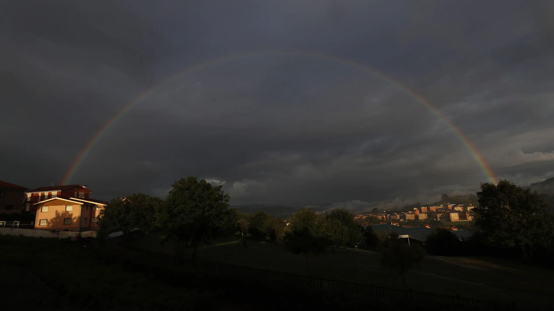 Cielo nuboso y temperaturas mínimas en descenso en Asturias