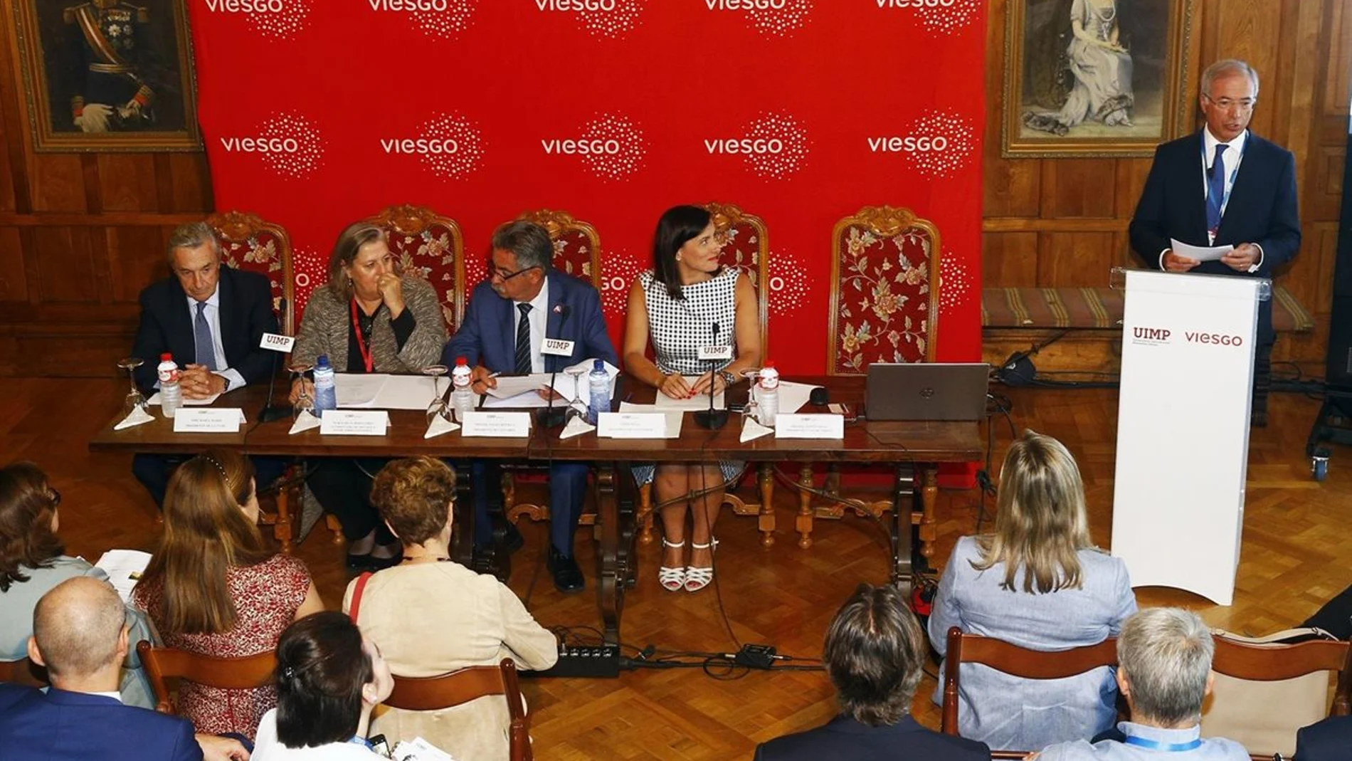 Imagen de una de las ponencias del curso del año 2018 organizado por Viesgo en la UIMP