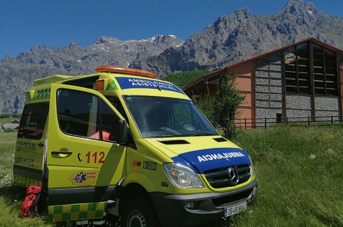 Ambulancia de Sacyl que se trasladó al lugar de los hechos