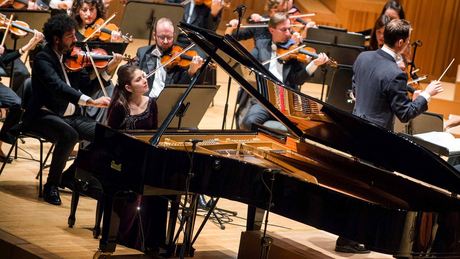 Cultura.- El XXI Premio Iturbi aumenta un 70% la dotación económica a los pianistas ganadores