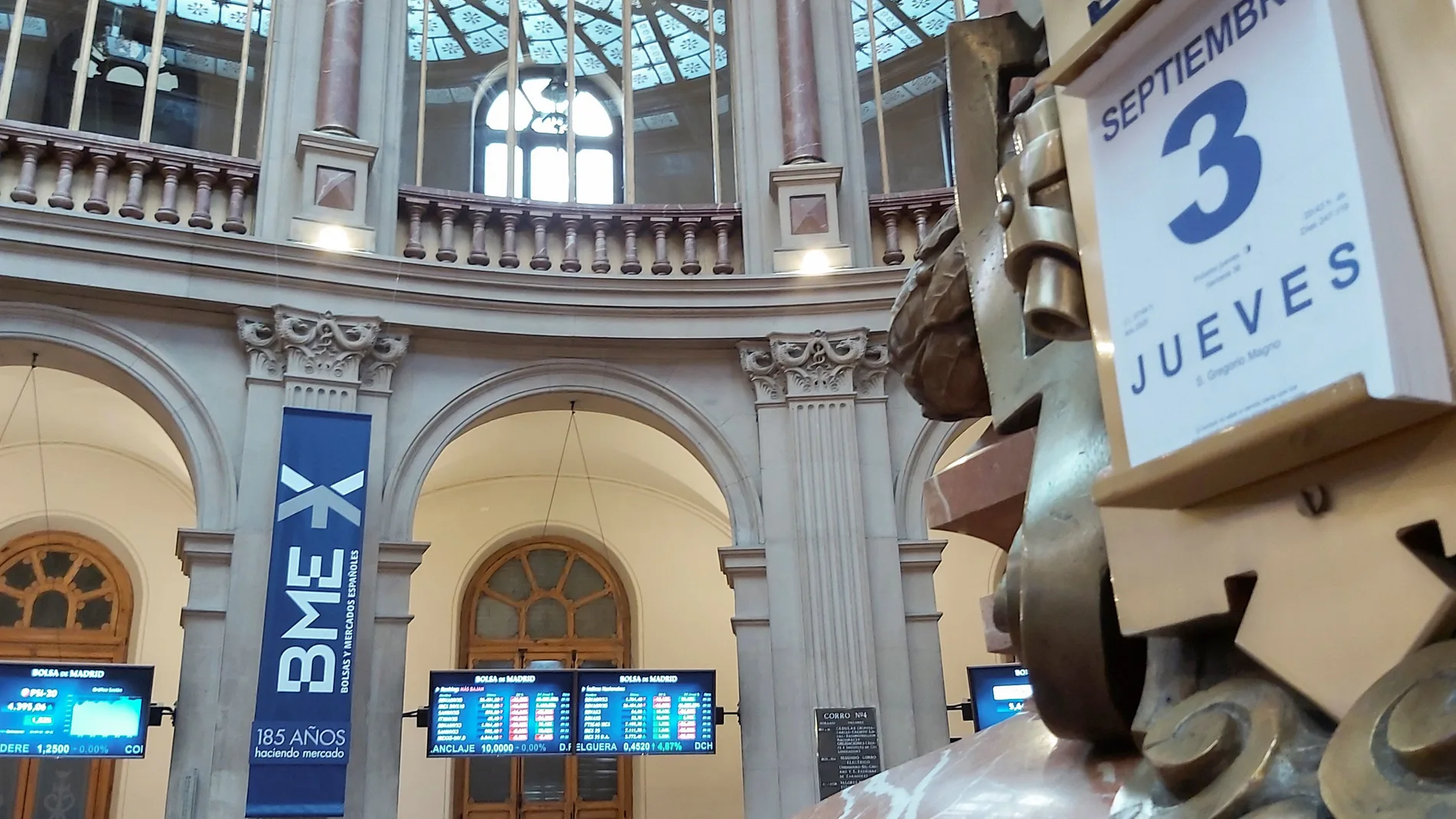 La Bolsa española sube el 1,59 % y supera los 7.100 puntos