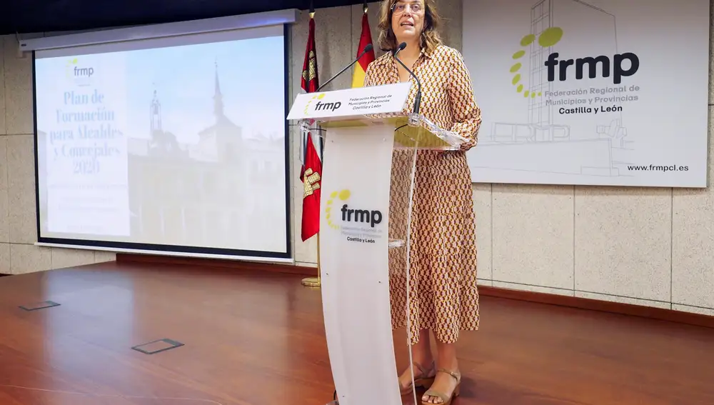 La presidenta de la Federación Regional de Municipios y Provincias, Ángeles Armisén
