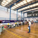 Varias personas se realizan test de coronavirus en el IES Ramiro de Maeztu, en las instalaciones de la cantera del club colegial