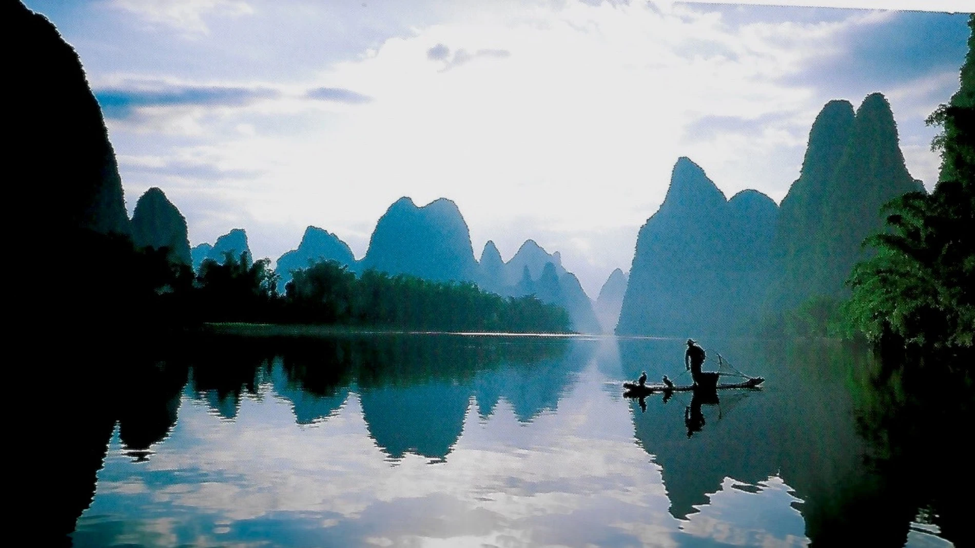 Un pescador en el Río Li en Guilin