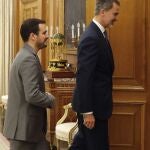 El rey Felipe VI recibe al líder de Izquierda Unida, Alberto Garzón, en el marco de la ronda de consultas con los partidos con representación parlamentaria