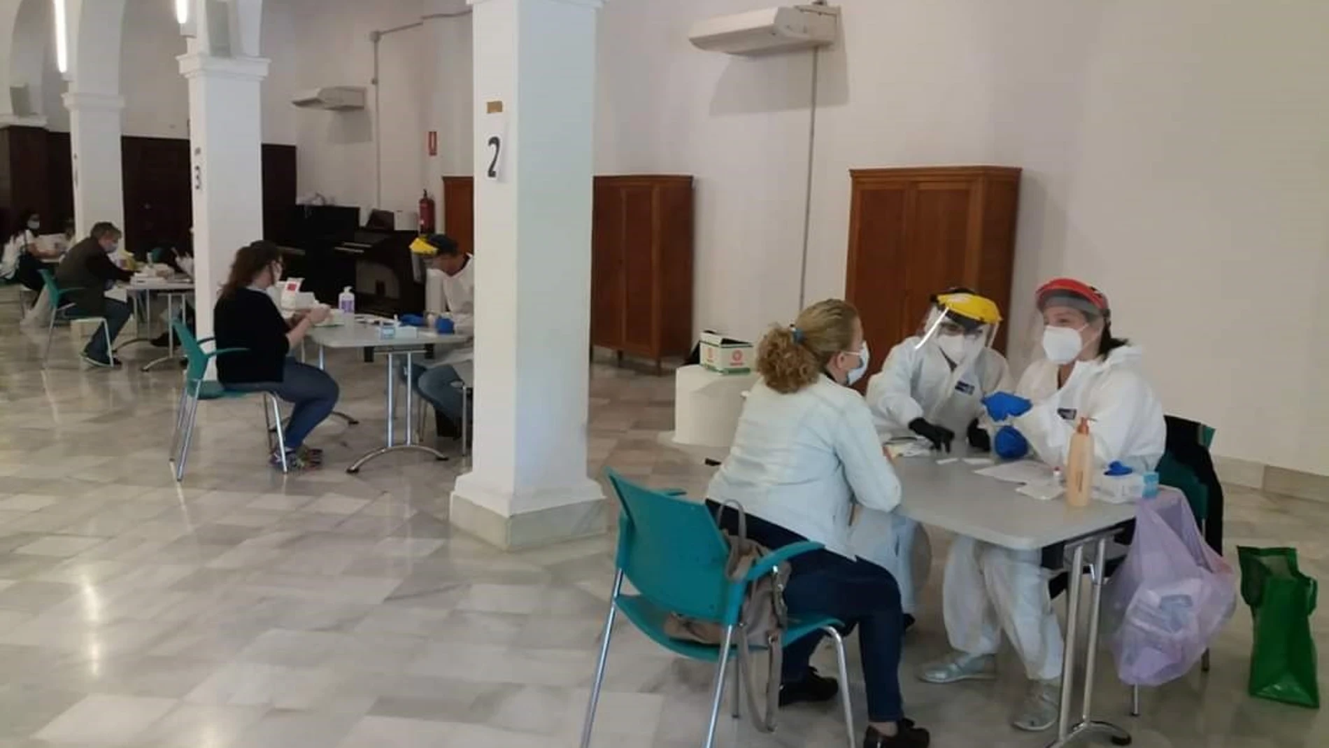 Sevilla.-Coronavirus.-Acuerdo de Consistorio y Junta para hacer conjuntamente los test al personal municipal en colegios