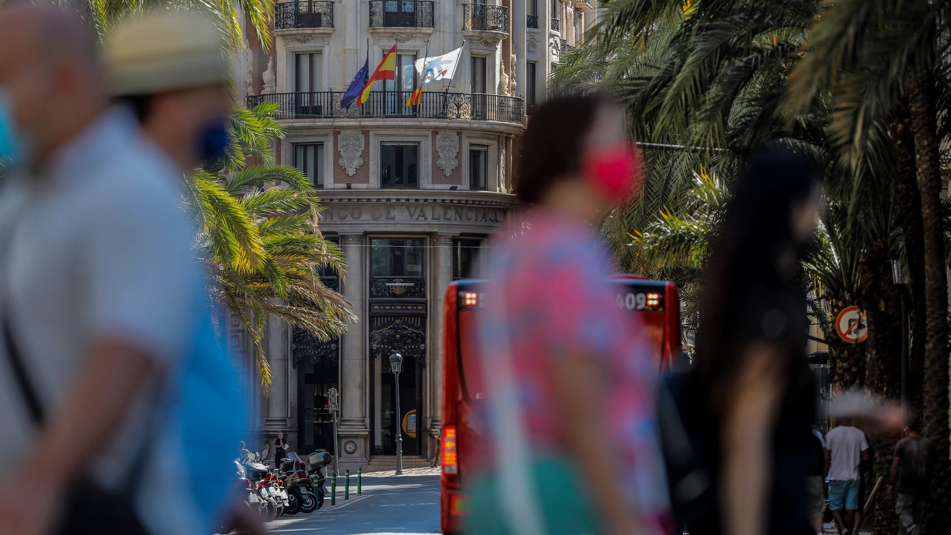 Bankia y CaixaBank estudian una posible fusión