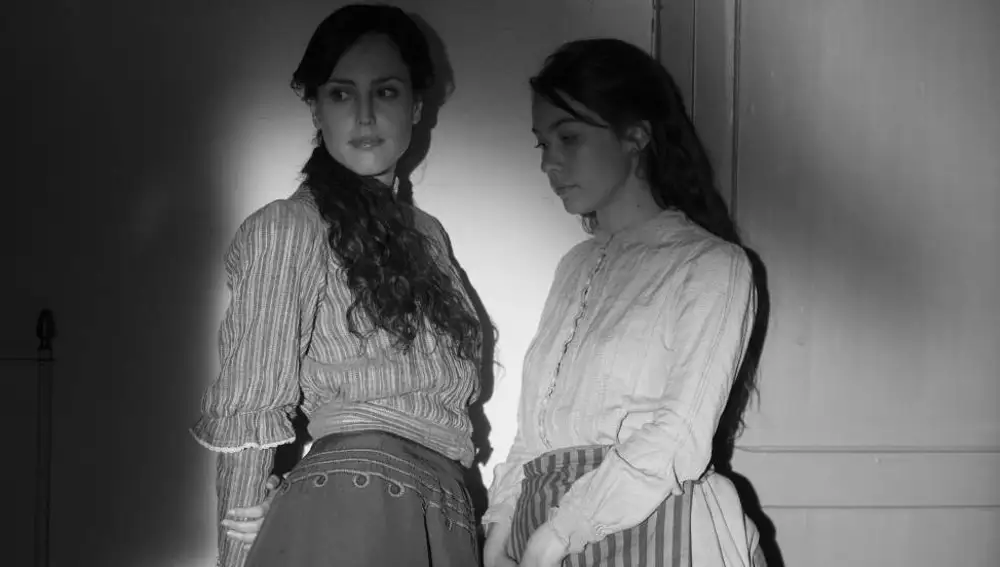 Natalia de Molina y Greta Fernández protagonizan &quot;Elisa y Marcela&quot;