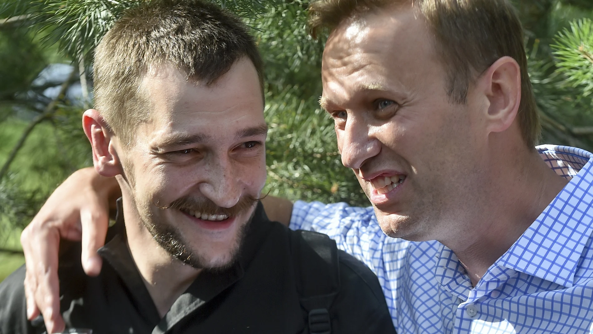 Los hermanos Navalny. Oleg, en el lado izquierdo, Alekséi a la derecha