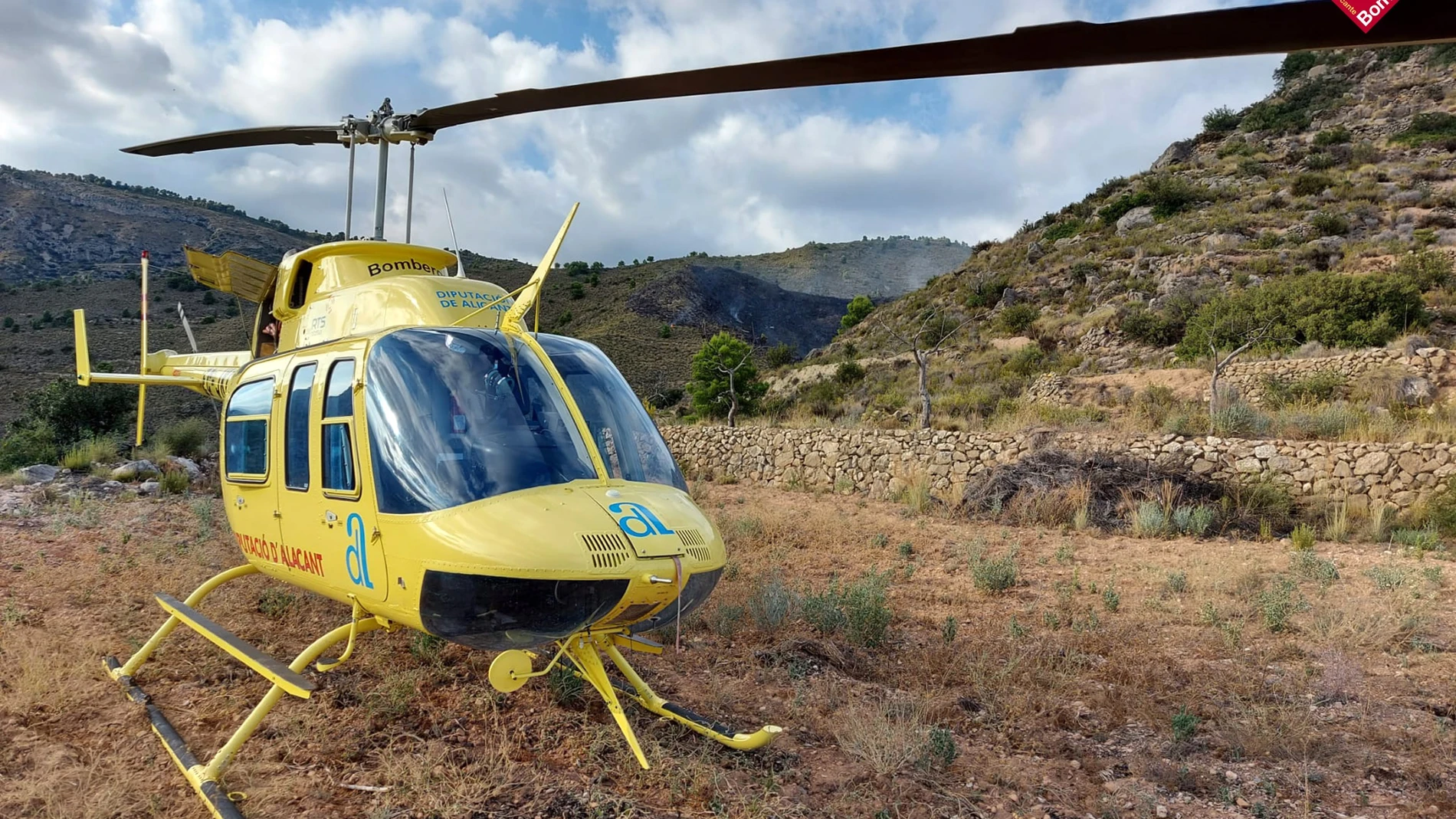 Alicante.- Bomberos reducen 25 minutos la respuesta a incendios forestales al incorporar un segundo helicóptero