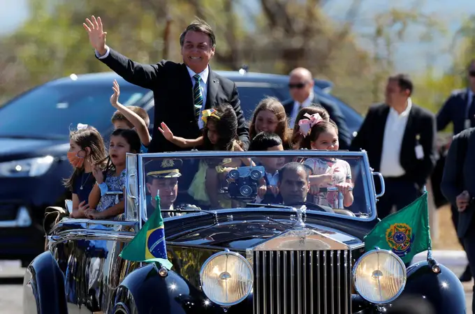 Bolsonaro conmemora la independencia de Brasil sin mascarilla ni distancia