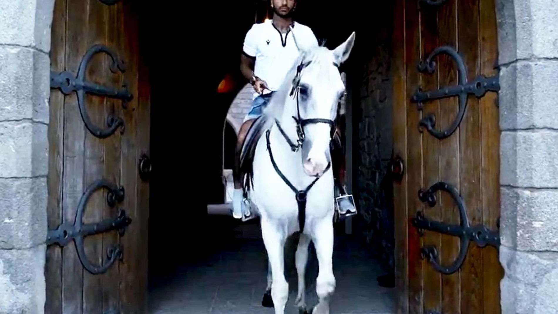 Ricardo Quaresma, en el vídeo de su presentación como jugador del Vitória.