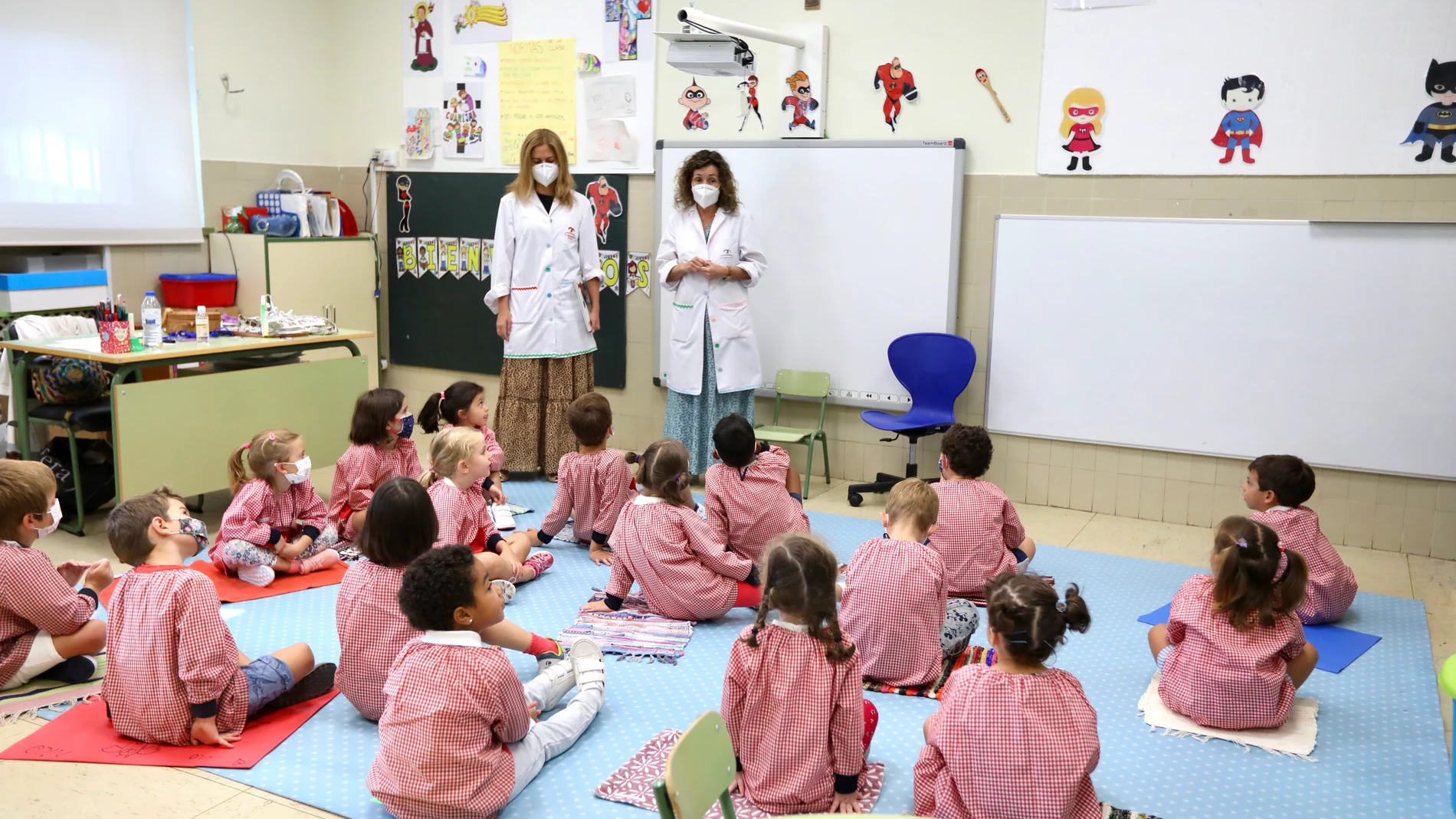 Vuelta al cole con las medidas de seguridad y sanitarias para evitar la transmisión de coronavirus. Colegio Claret.