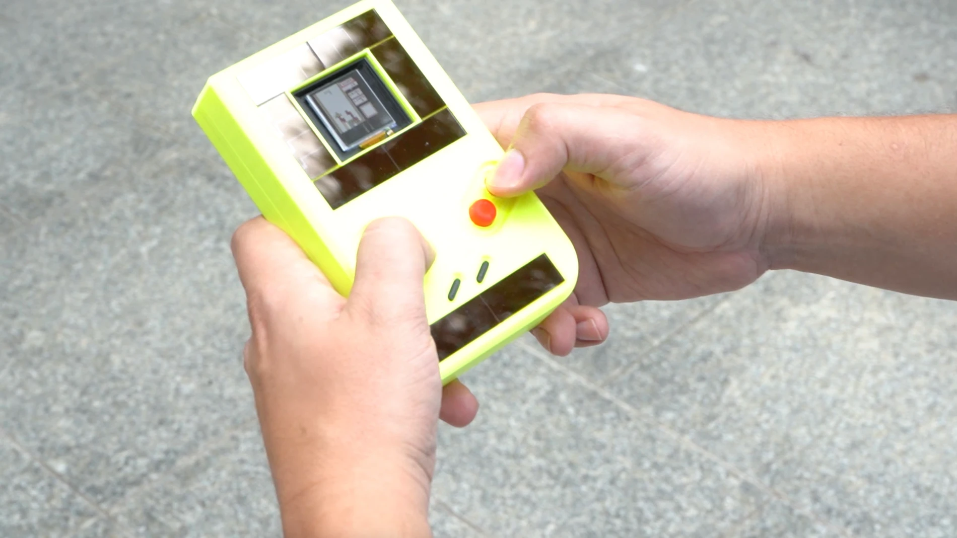 Esta Game Boy persigue demostrar que es posible crear un dispositivo portátil sin batería