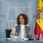 La portavoz del Gobierno, María Jesús Montero, interviene durante la rueda de prensa posterior al Consejo de Ministros. Moncloa