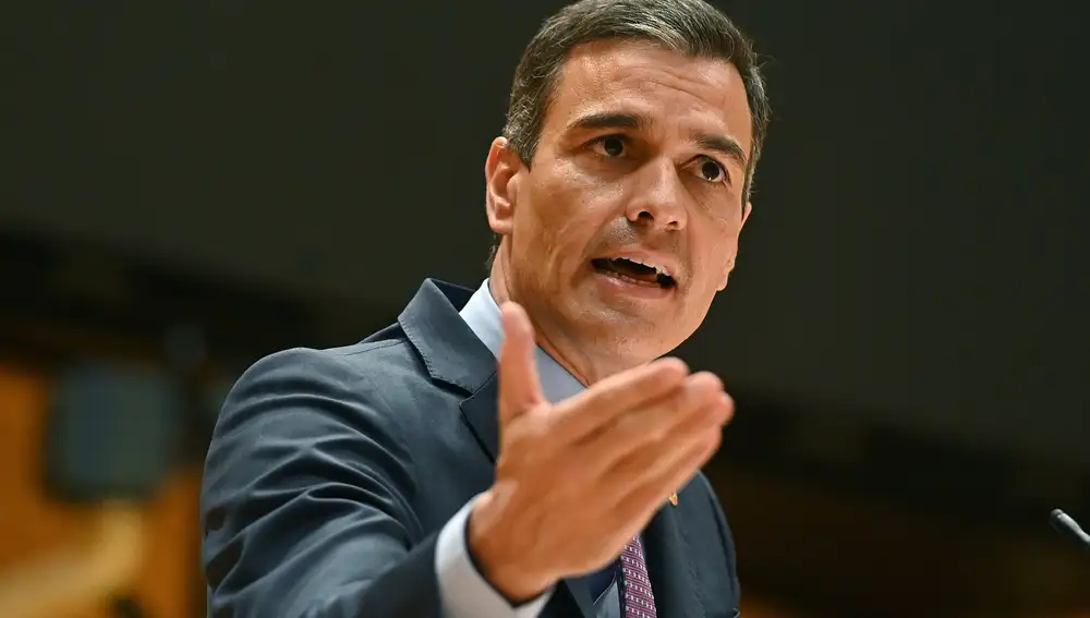 GRAF1628. MADRID, 08/09/2020.- El presidente del Gobierno, Pedro Sánchez, en el pleno del Senado donde ha comparecido para informar sobre la evolución y gestión de la pandemia del coronavirus en diferentes ámbitos. EFE/ Fernando Villar