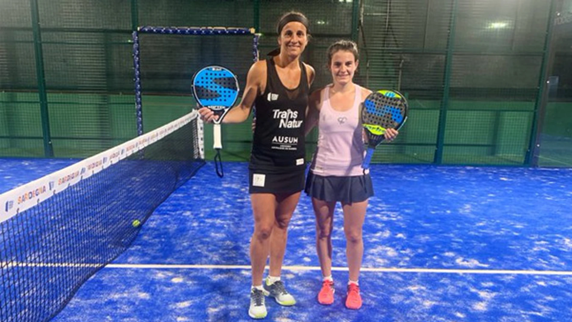 Isabel Domínguez y Bárbara Las Heras, en las previas de Cerdeña.