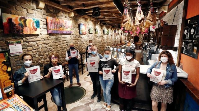 La Asociación Navarra de Pequeña Empresa de Hosteleria ha convocado paros en el sector de la hostelería como medida para reivindicar sus derechos, en oposición a la culpabilización del sector en el brote del COVID-19 y para sensibilizar y protestar por la crítica situación que está viviendo el sector hostelero. EFE/ Jesús Diges