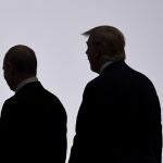 El presidente de Estados Unidos, Donald Trump (d), y el presidente de Rusia, Vladimir Putin (i)