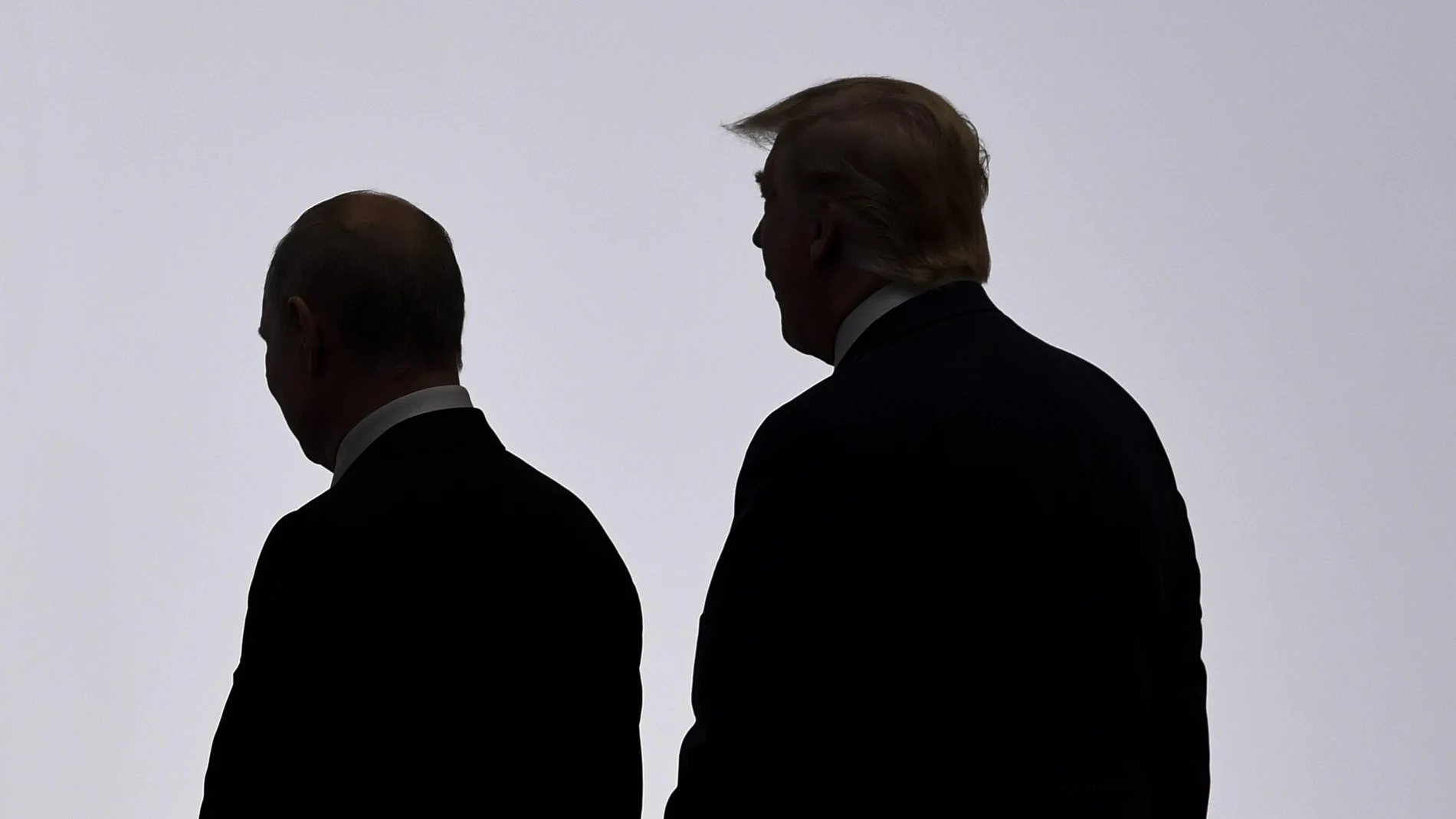 El presidente de Estados Unidos, Donald Trump (d), y el presidente de Rusia, Vladimir Putin (i)