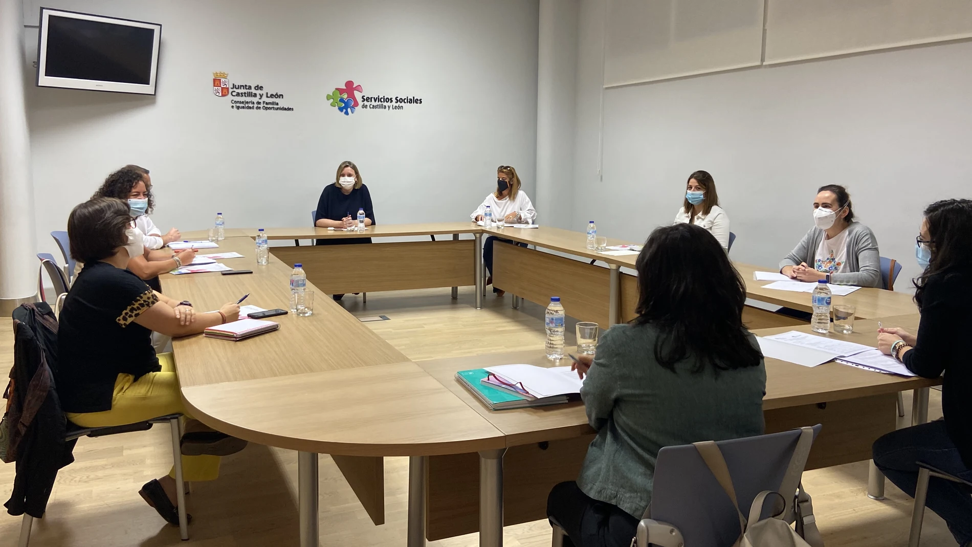 La consejera Isabel Blanco se reúne con entidades del sector