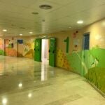 La planta de pediatría del Hospital de Mérida se decora con grandes murales para humanizar la atención a los niños