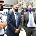 El conseller de Interior, Miquel Sàmper, durante su primera visita al complejo central de Mossos en Sabadell, junto al comisario jefe del cuerpo, Eduard Sallent, y el director general de Mossos, Pere Ferrer. CONSELLERIA DE INTERIOR08/09/2020