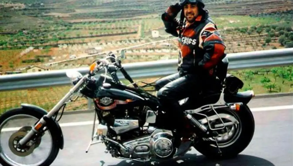 Victor Laínez fue de los primeros en pasear en Harley por Zaragoza
