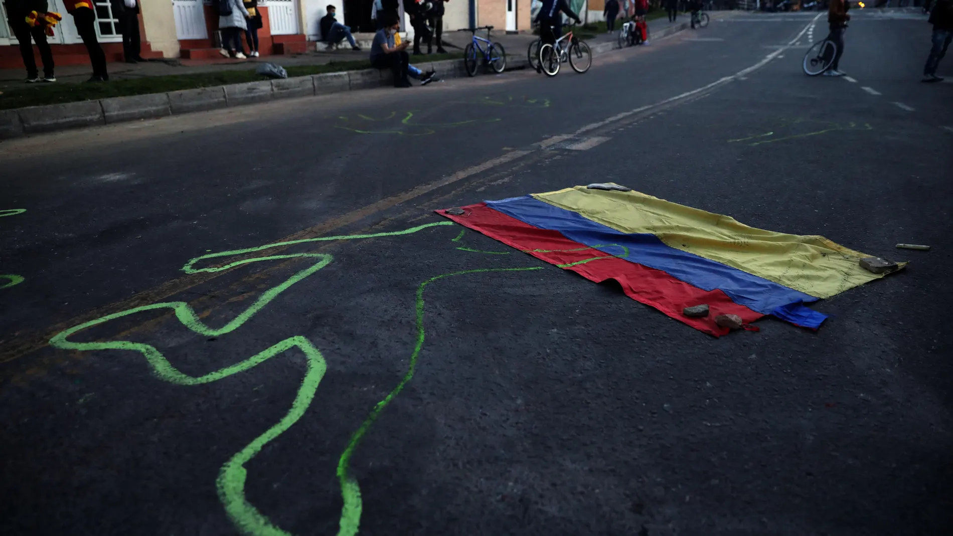 Violencia policial y desmanes se cobran la vida de 10 personas en Colombia