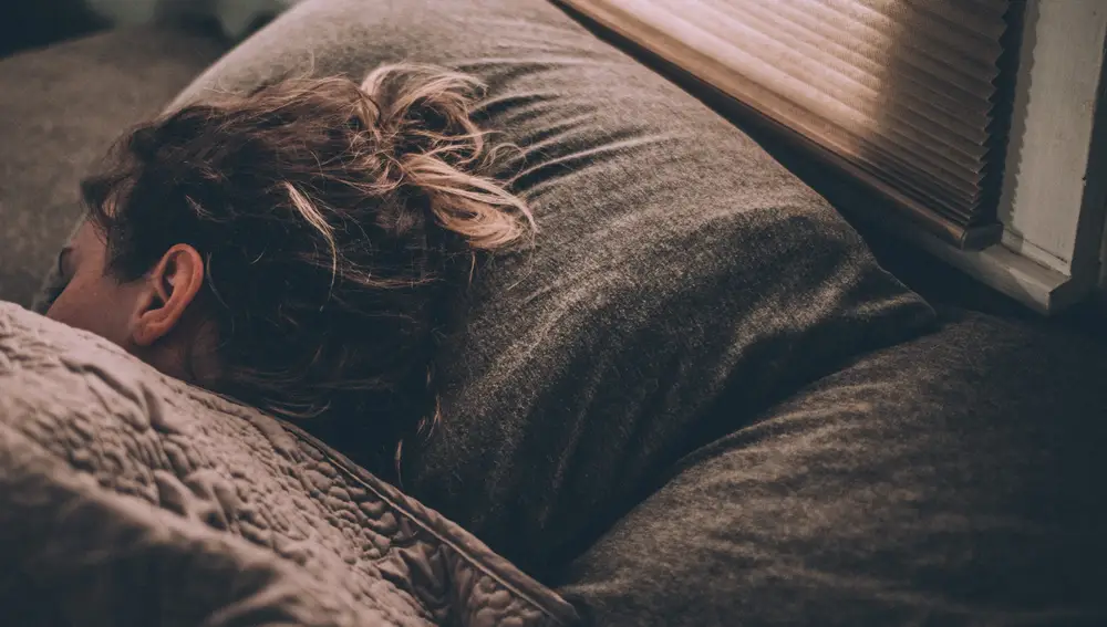 Roncan las mujeres? 7 formas científicamente demostradas para evitar los  ronquidos al dormir