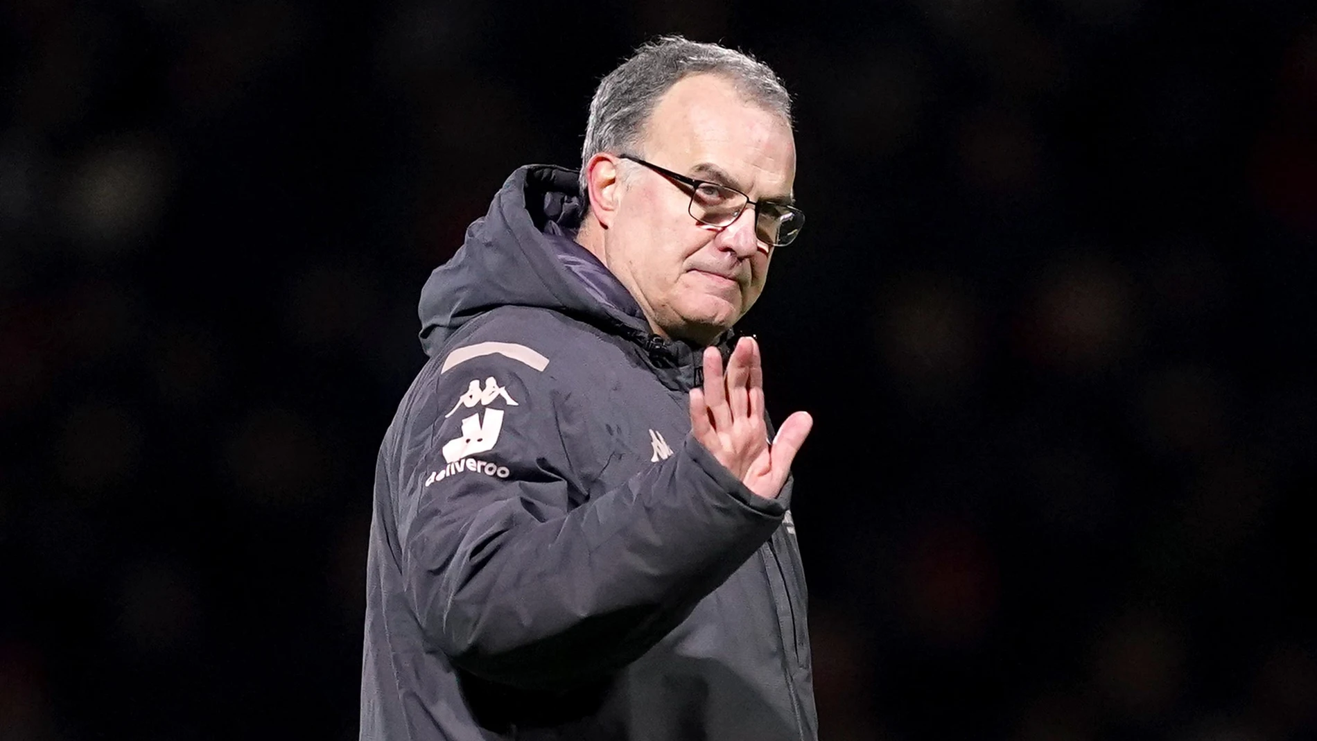 Leeds boss Bielsa commits for 2020-21 season at last minute