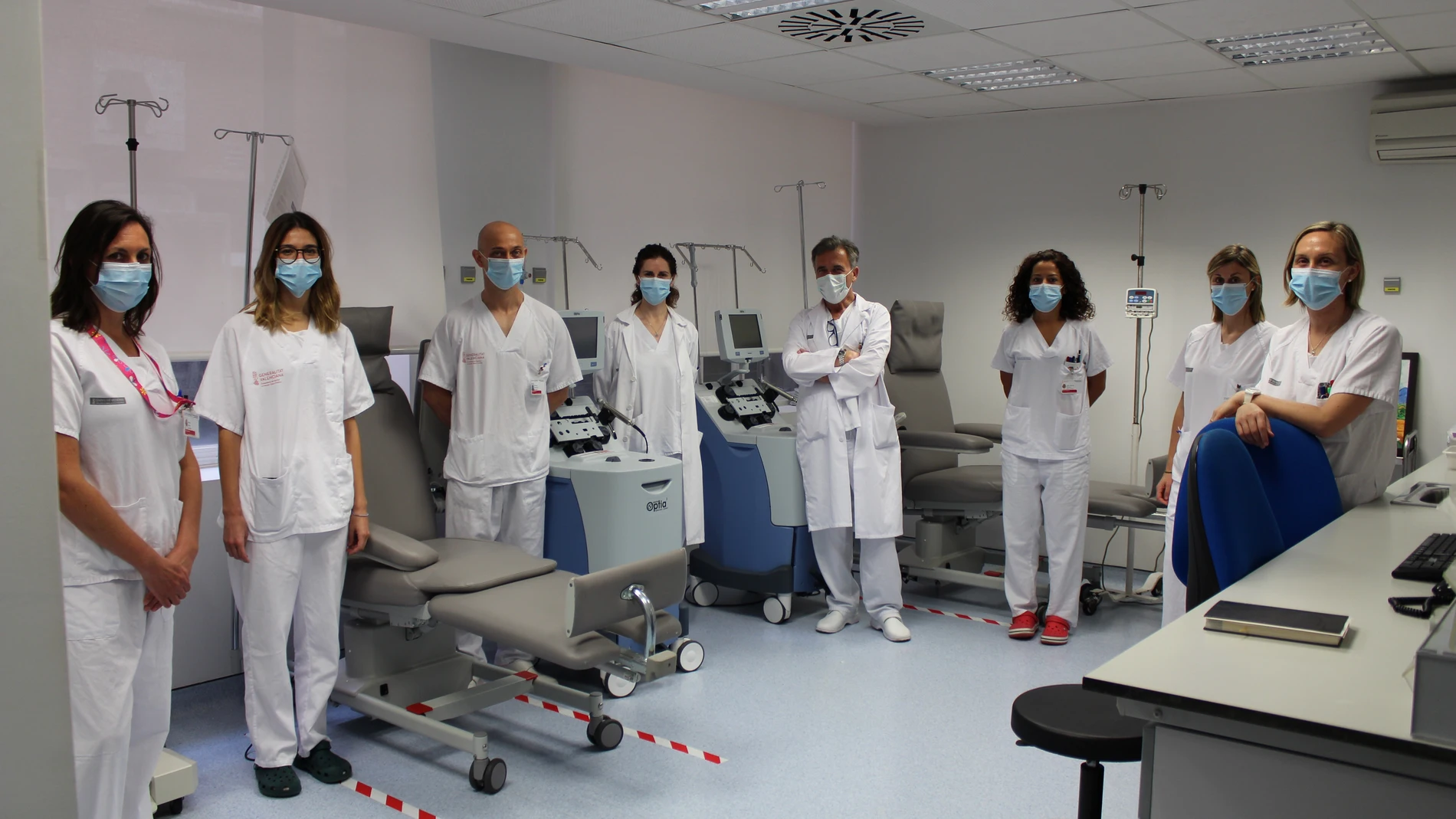 El Hospital Clínico de València implanta un modelo de hospitalización domiciliaria para el trasplante de médula ósea