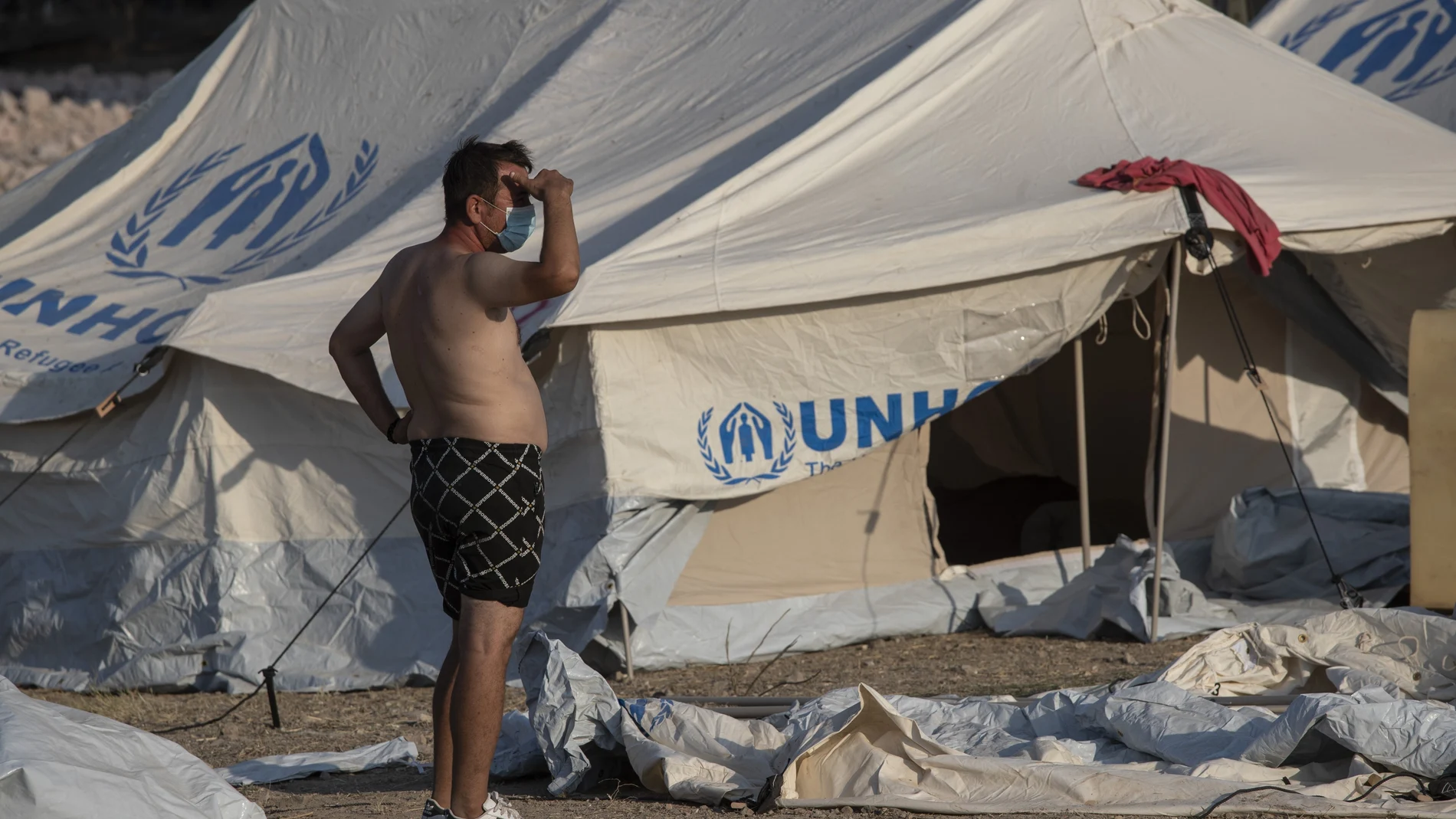 En la imagen, un refugiado en la isla griega de Lesbos