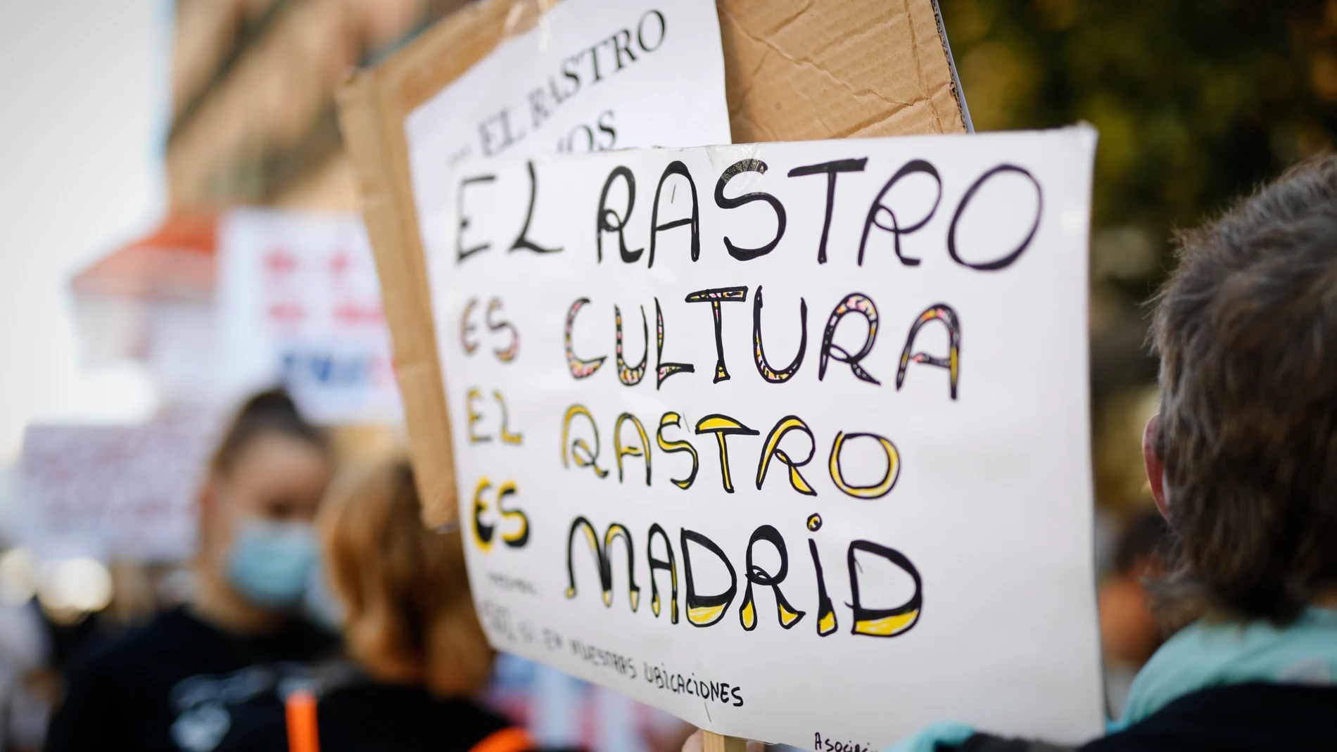 Comerciantes del Rastro se concentran por 11º domingo consecutivo para reclamar la reapertura del mercadillo