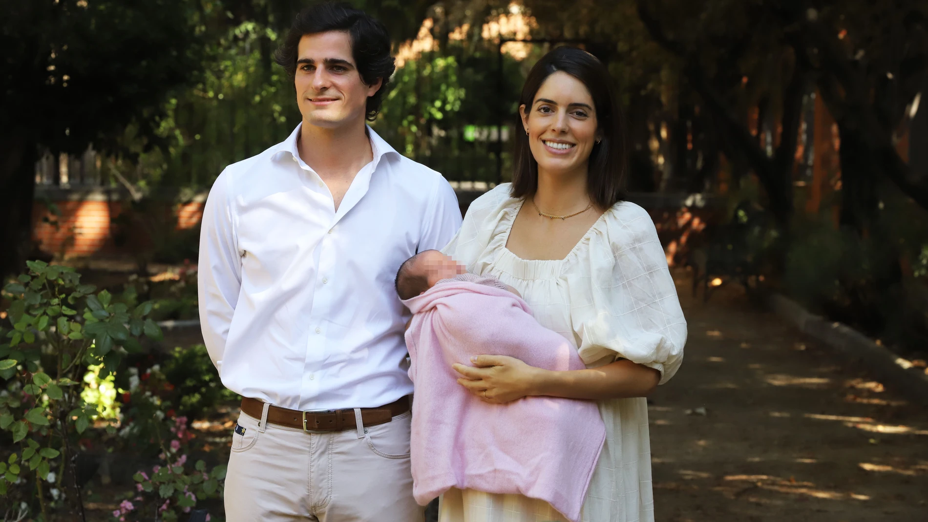 Fernando Fitz-James Stuart y Sofía Palazuelo presentan a su hija Rosario