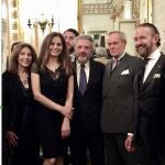 Massumeh Abdi, Nasrin Zhiyan, el Duque de Sevilla, el Duque de Wellington y el Conde de Alba en el Naval Club de Londres. Foto: Nasrin Zhiyan