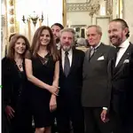 Massumeh Abdi, Nasrin Zhiyan, el Duque de Sevilla, el Duque de Wellington y el Conde de Alba en el Naval Club de Londres. Foto: Nasrin Zhiyan