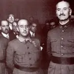 Franscico Franco y, a la derecha, Gonzalo Queipo de LLano