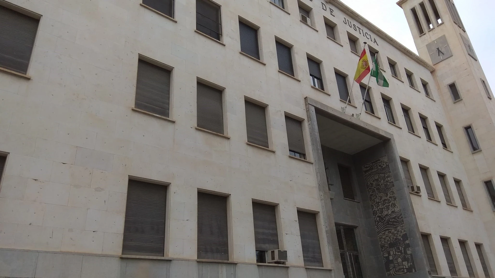 Almería.- Tribunales.- El jurado declara culpable de asesinato y robo a la acusada de matar a la pastelera de El Ejido