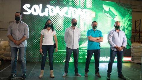 Rodrigo Alonso y miembros del sindicato Solidaridad durante su presentación en el polígono industrial de Coslada