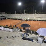 La lluvia en el Foro Itálico obligó a detener el partido de Garbiñe tras el primer set