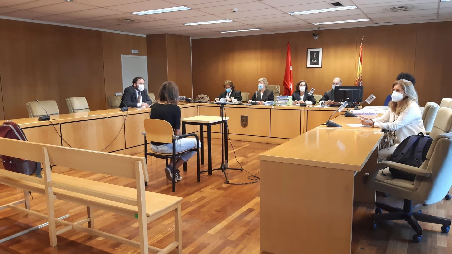 El Juicio en la Audiencia de Madrid contra los hinchas del PSV que humillaron a unas mendigas de la Plaza Mayor de Madrid no llegó a celebrar al aceptar los acusados tres meses de prisiónEUROPA PRESS16/09/2020