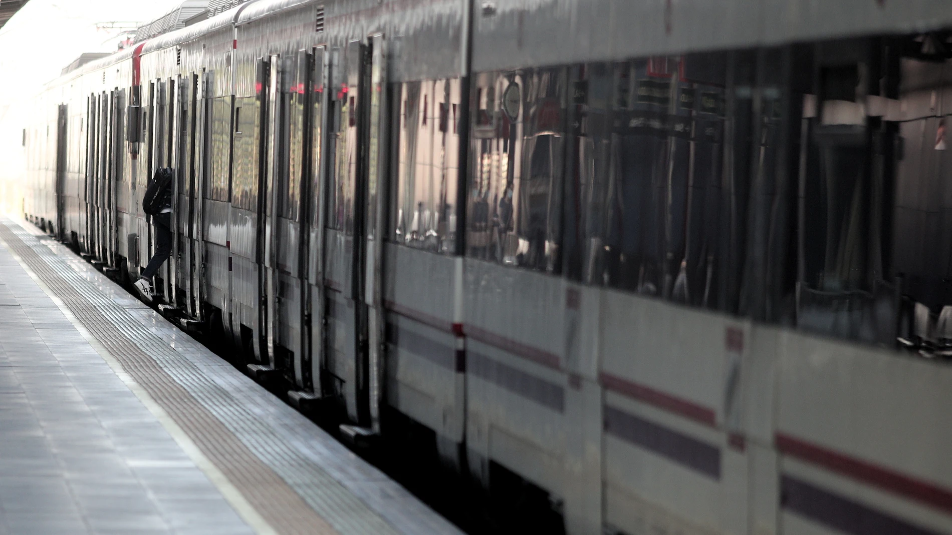 Un tren ha descarrilado entre El Escorial y Ávila, sin causar heridos