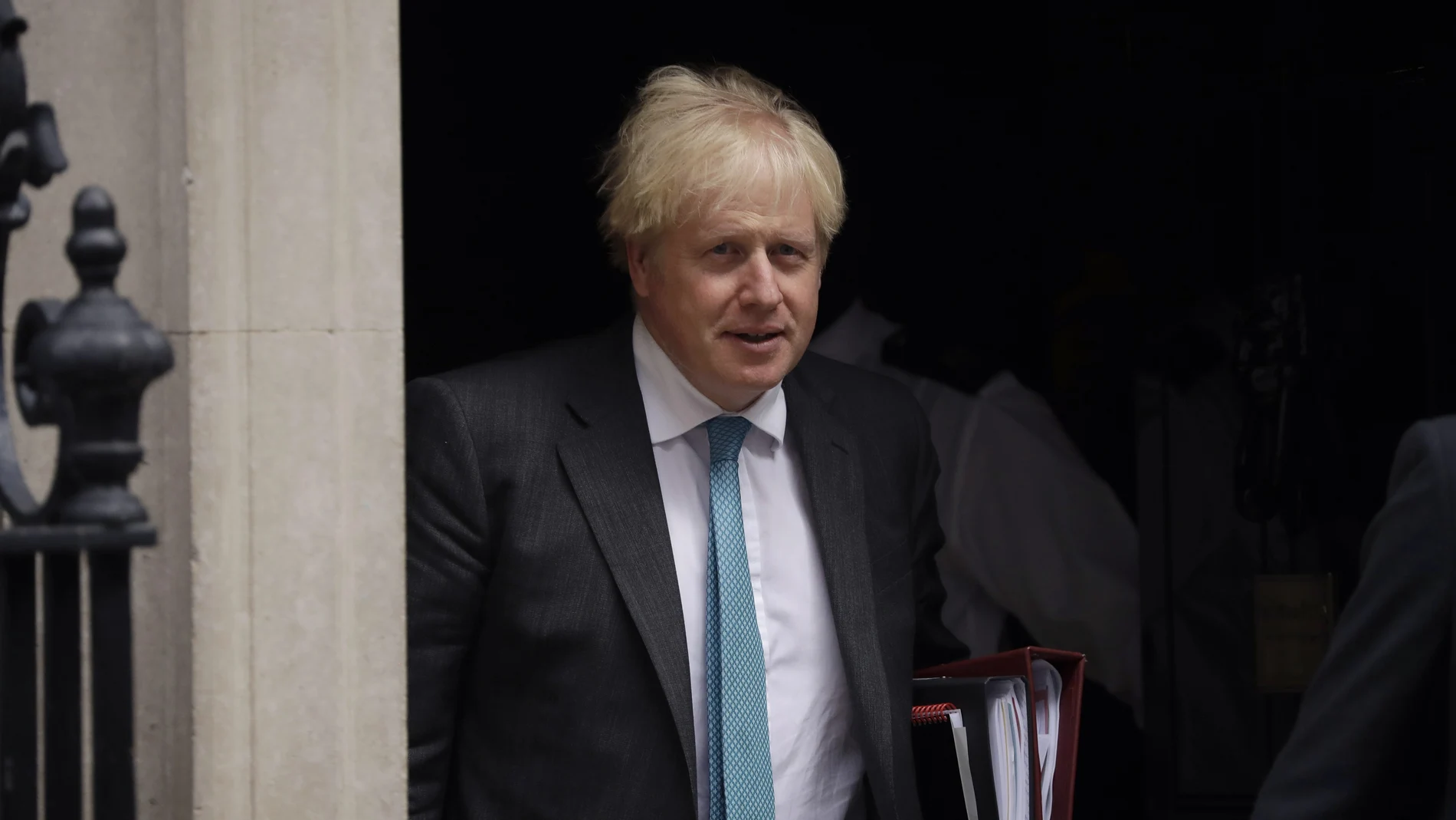 El primer ministro británico, Boris Johnson, en la puerta de Downing Street