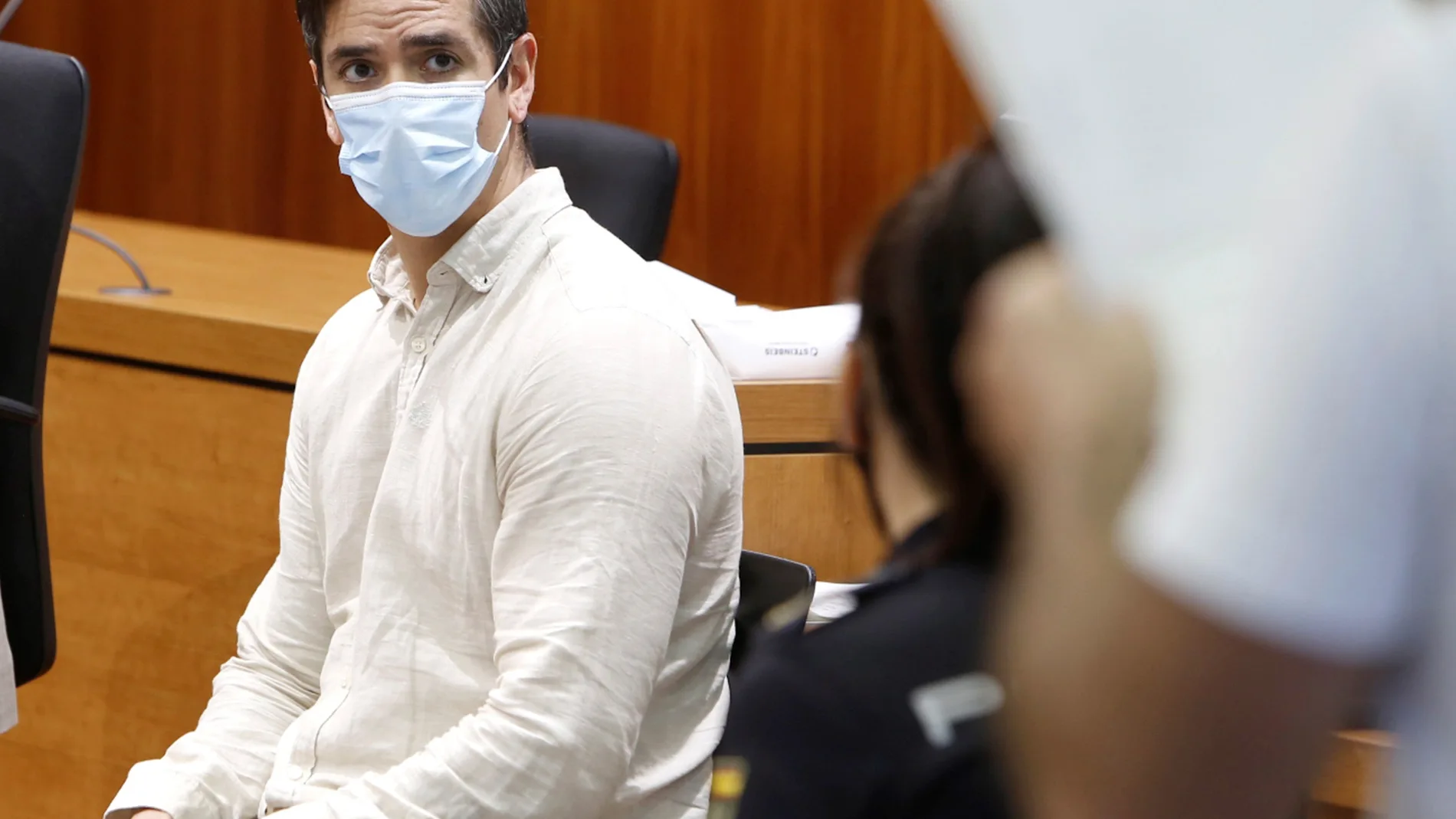 El acusado Rodrigo Lanza escucha el veredicto del jurado por el crimen de los tirantes