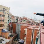 El líder del PP, Pablo Casado y Xavier García Albiol visitan en el barrio de la Salud de Badalona un bloque de pisos afectados por la ocupación
